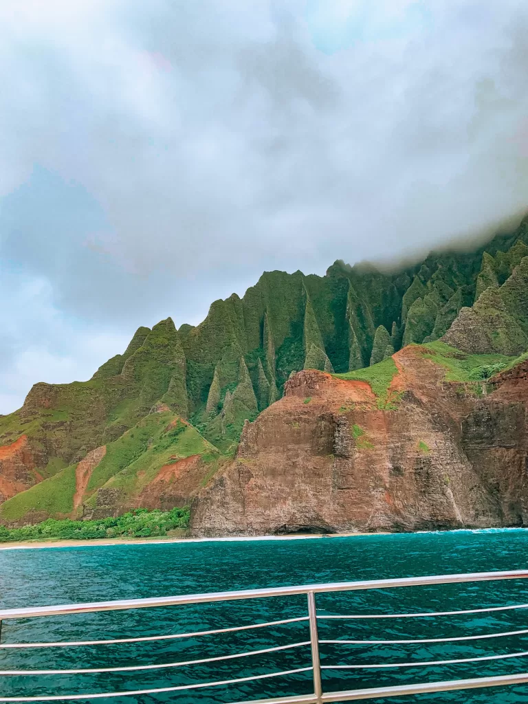 image of na pali coast snorkel tour for the best Kauai itinerary