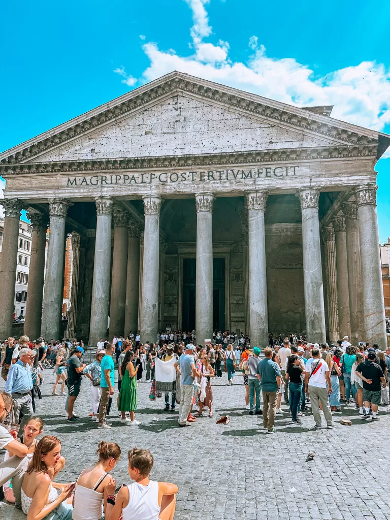 image of the Pantheon in Rome Italy