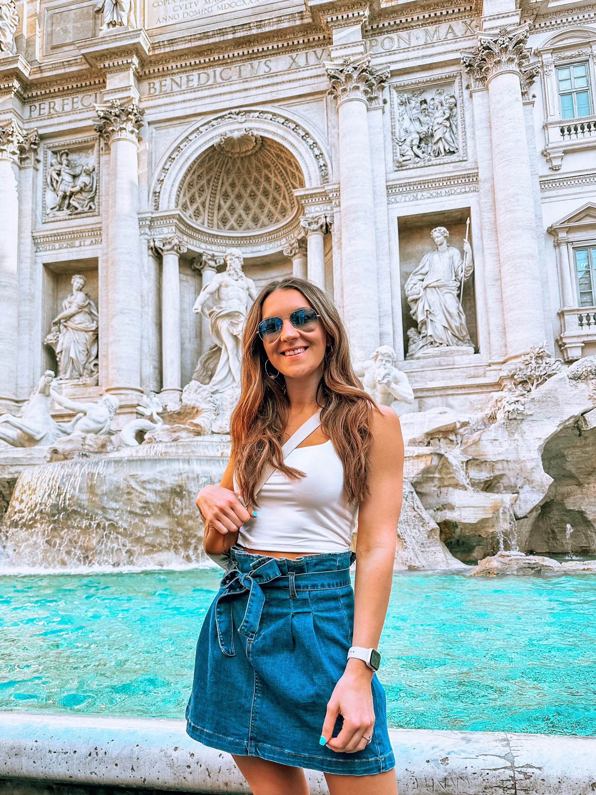 image of the trevi fountain in Rome