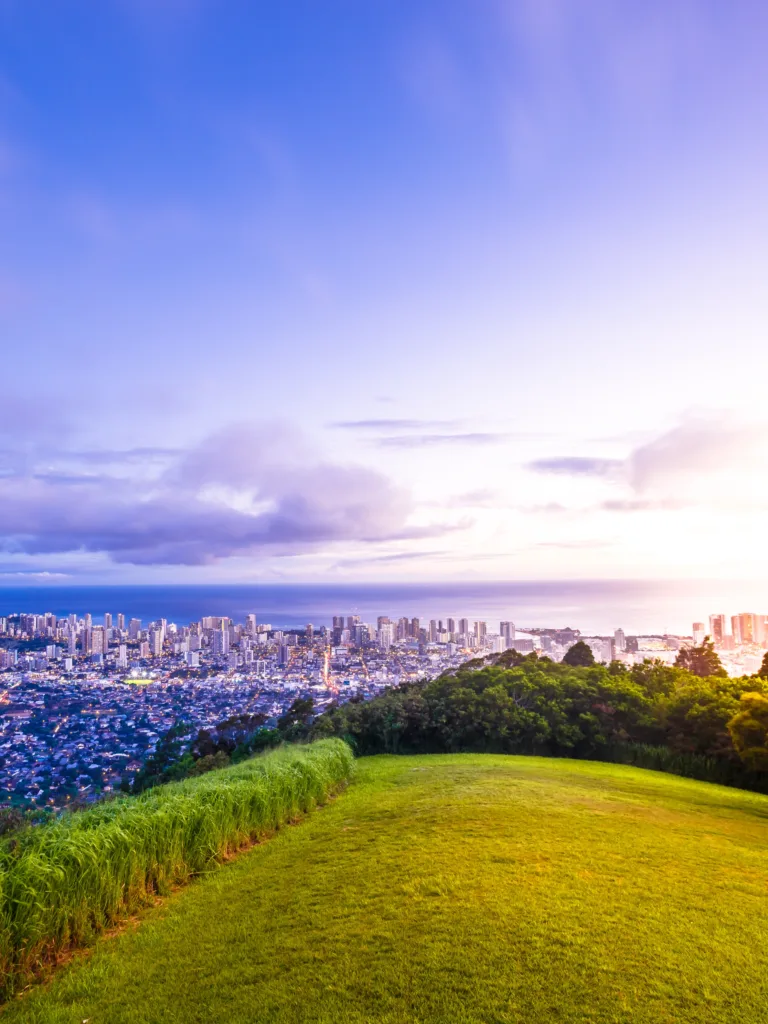 image of Tantalus Lookout Trail at sunset in oahu