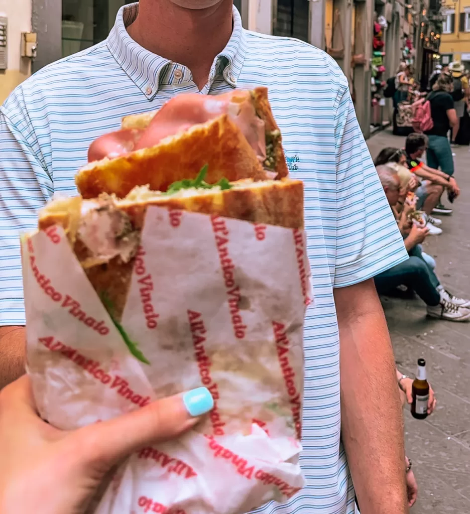 image of famous sandwich shop in florence All’Antico Vinaio